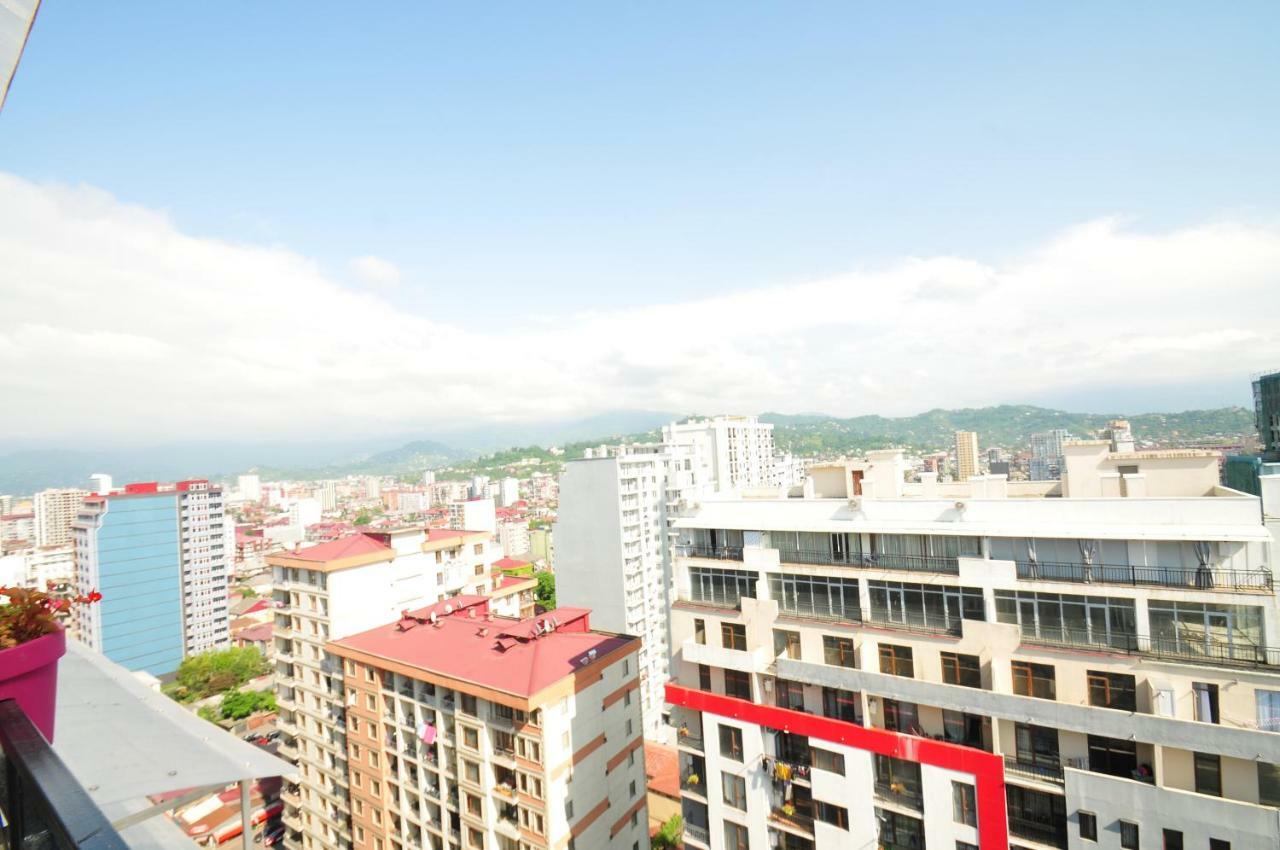 Apartments With A View Of The Trinity Holy Batumi Kültér fotó
